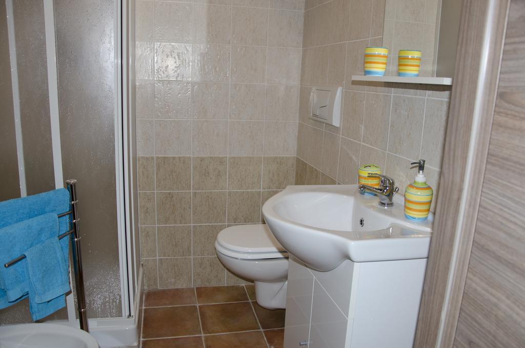 B&B Nonna Sini カステルサルド 部屋 写真